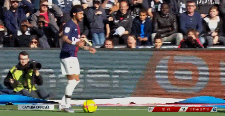 德甲焦点对决：柏林联合3-1战胜RB莱比锡，终结三连败颓势（德甲重磅之战：柏林联合3-1力克RB莱比锡，止住三连败）