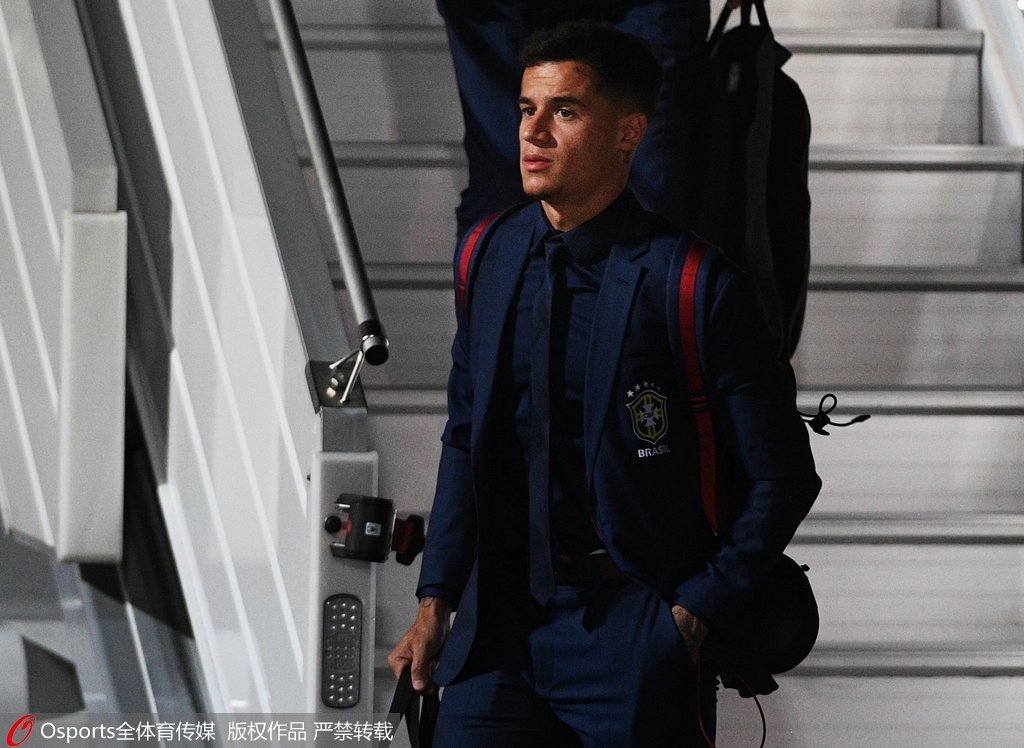 杰克逊轰24分，灰熊全队7人上双逆转取胜（杰克逊24分领衔，灰熊七人上双翻盘告捷）