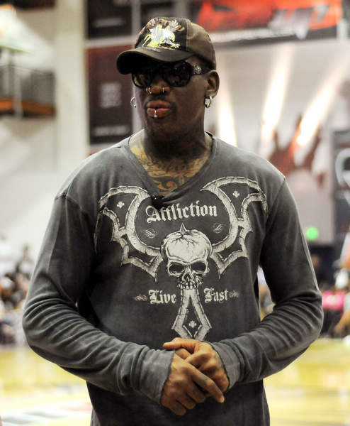 篮球湖人替补球员获得更多出场时间（湖人替补获更多上场机会）