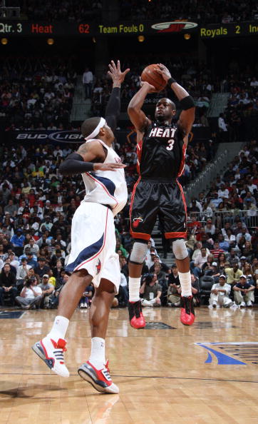 巴媒：奥斯卡告知亲友自己想退役，圣保罗有意邀请他加入幕后（巴媒称奥斯卡已向亲友表达退役意向，圣保罗拟邀其转入幕后工作）